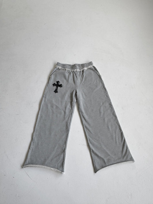 STUDDED CROSSES SWEATS